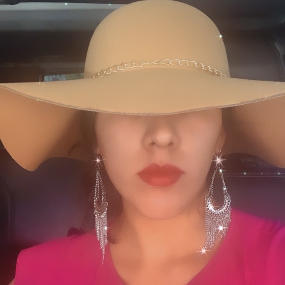 Meet your Posher, Bianca - Picture 1 of 1